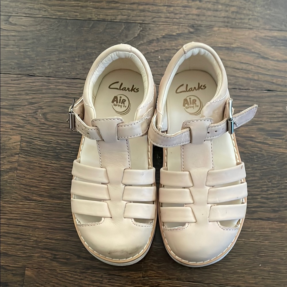 Clarks Cream Sandals with Strappy Design and Flexible Sole